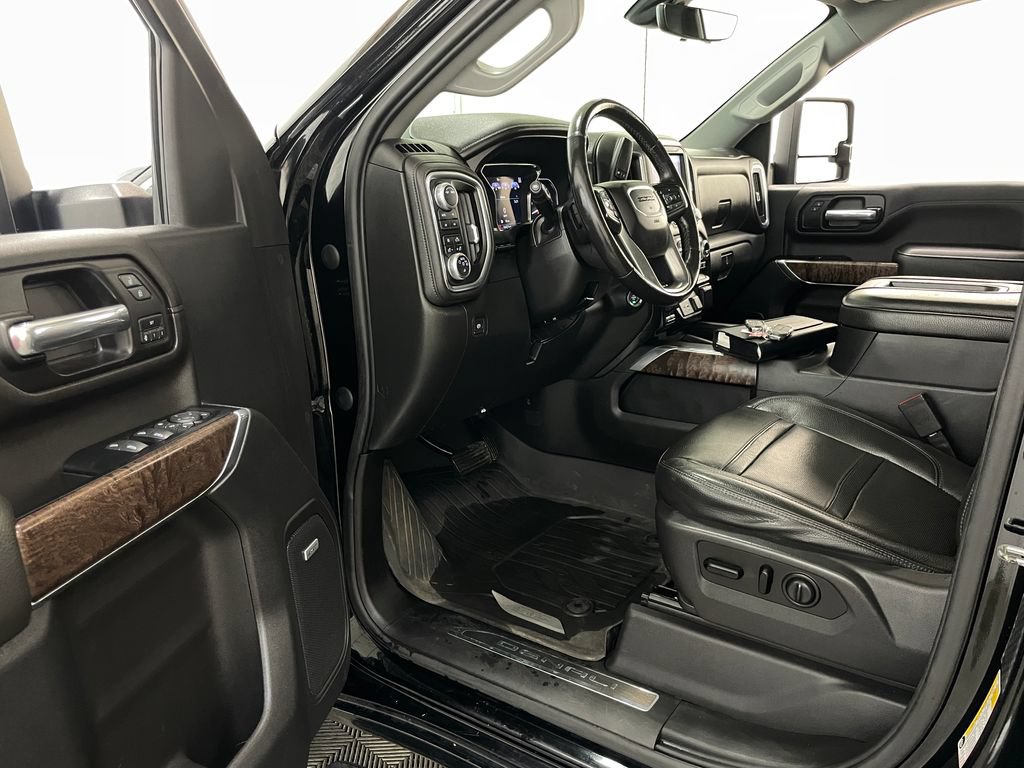 Certified 2020 GMC Sierra 2500 Denali w/ Denali Ultimate Package AWD/4WD image 28