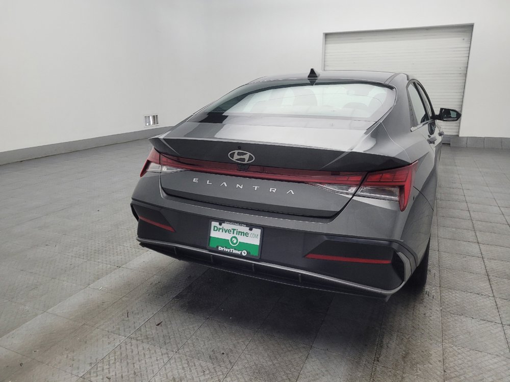 Used 2025 Hyundai Elantra SEL FWD image 7