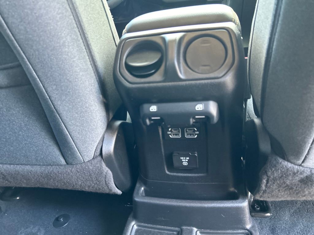 Used 2024 Jeep Wrangler Unlimited Sahara AWD/4WD image 31