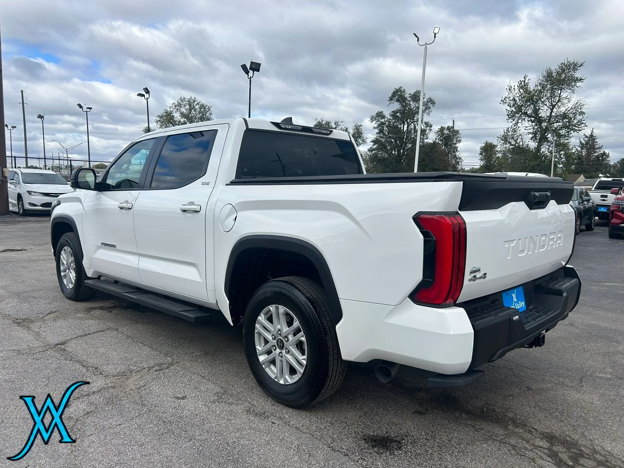 Used 2024 Toyota Tundra SR5 w/ SR5 Premium Package AWD/4WD image 5