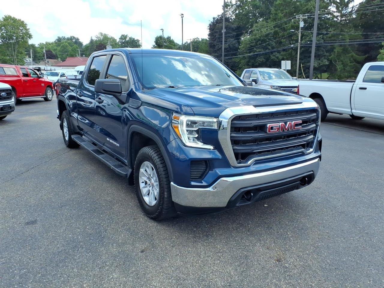 Used 2021 GMC Sierra 1500 4x4 Crew Cab w/ Sierra Value Package image 3