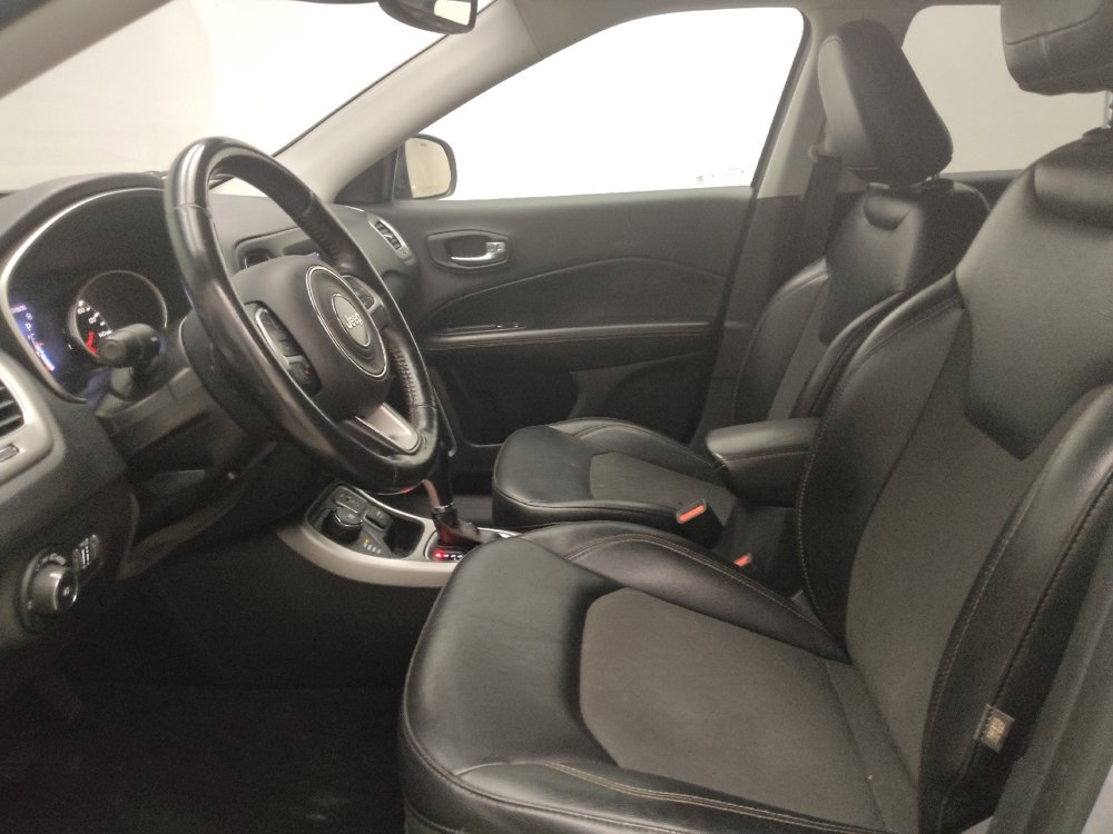 Used 2019 Jeep Compass Latitude w/ Popular Equipment Group AWD/4WD image 17