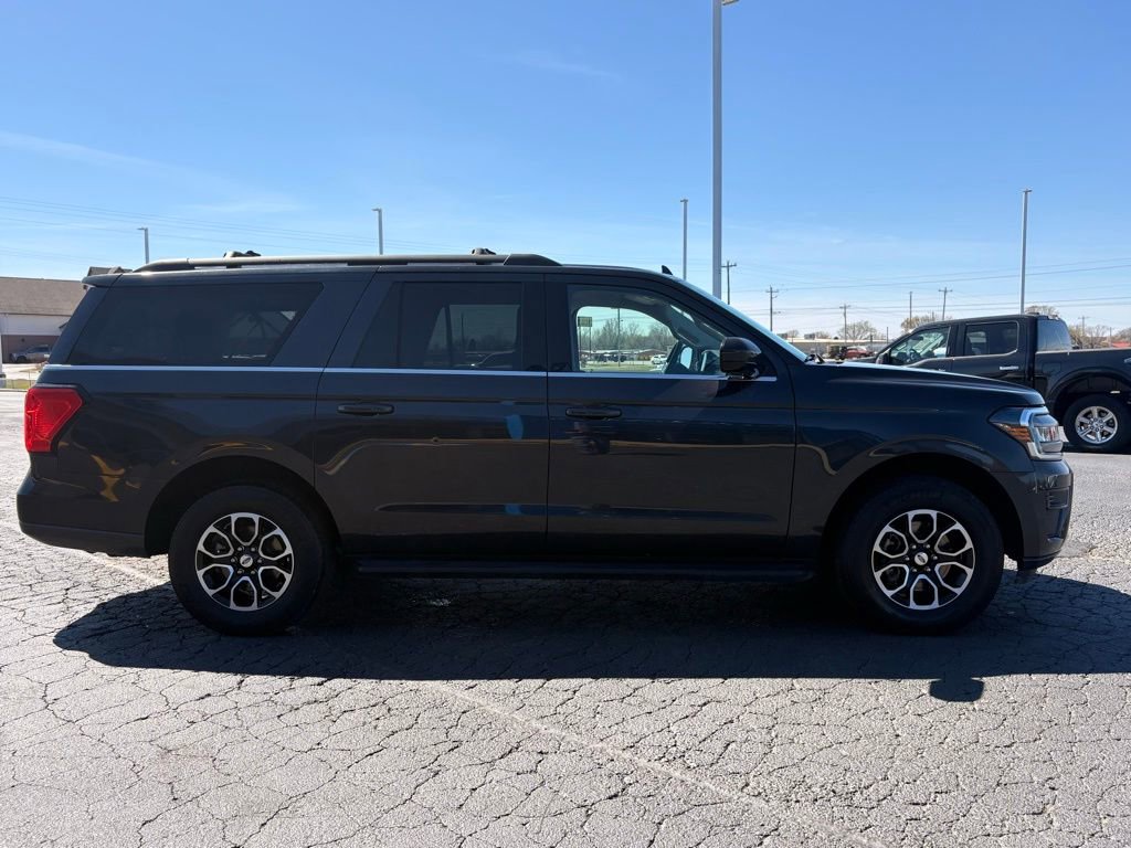 Used 2024 Ford Expedition Max XLT image 4