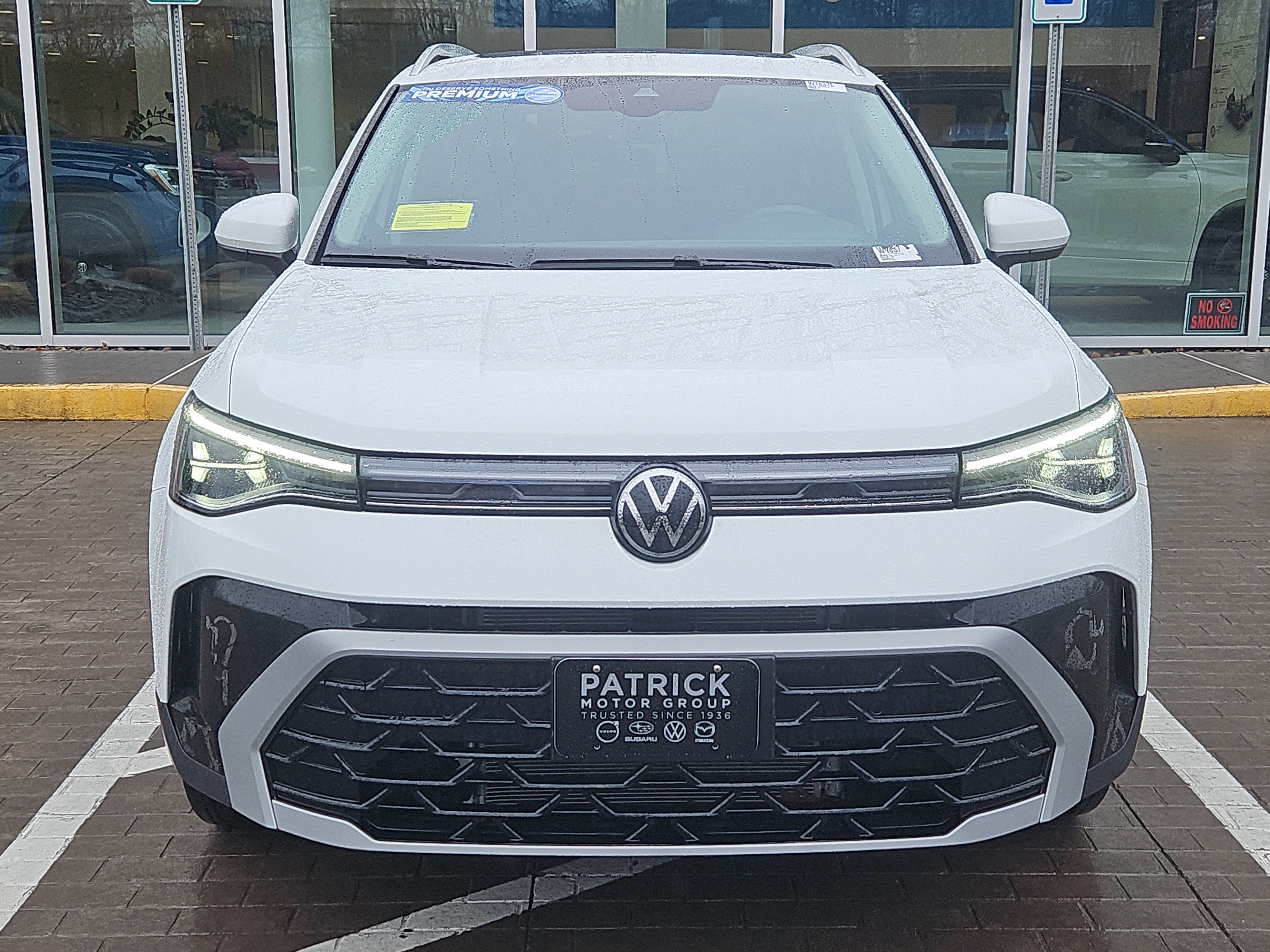 Used 2025 Volkswagen Taos SEL image 25
