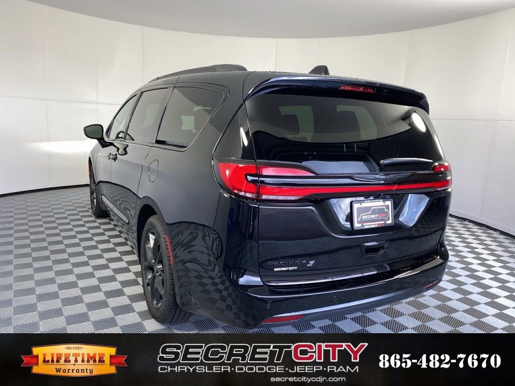 New 2026 Chrysler Pacifica Select w/ S Appearance Package image 5