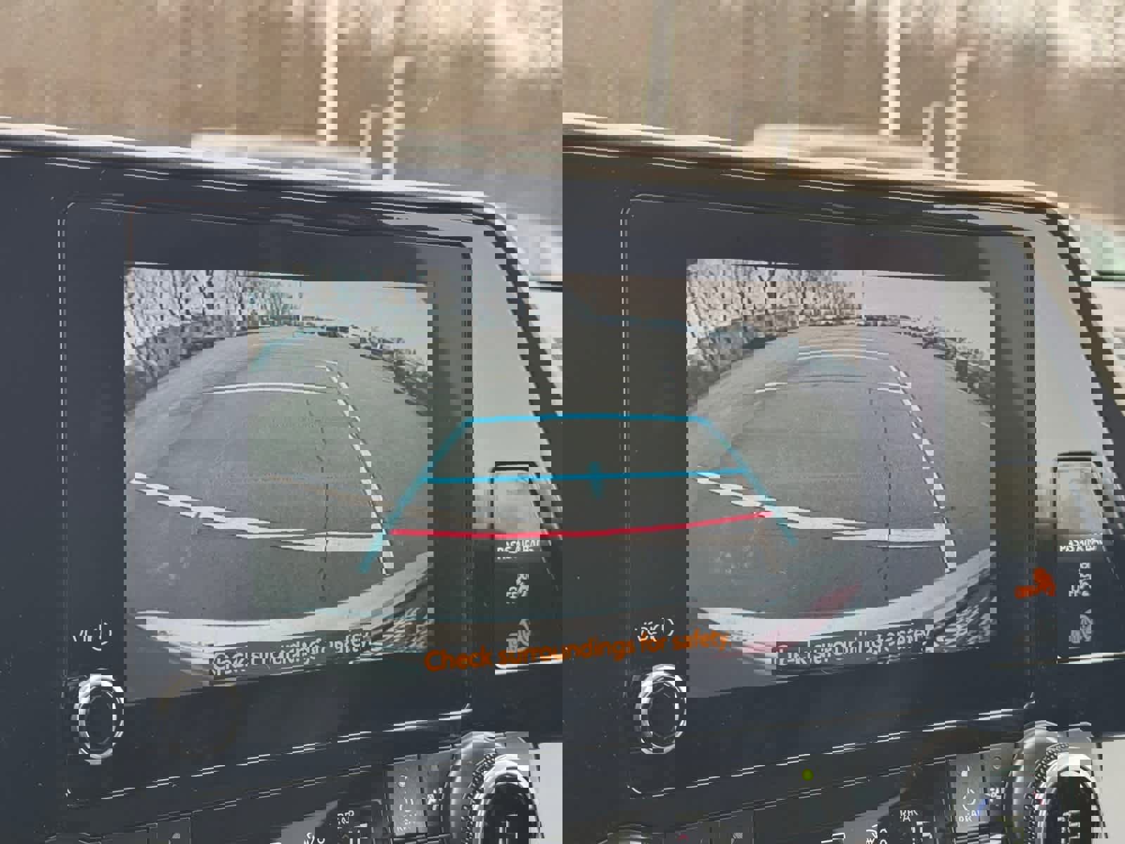 Used 2025 Toyota Highlander LE image 22