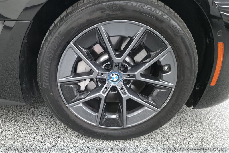 Used 2023 BMW i4 eDrive35 RWD image 17