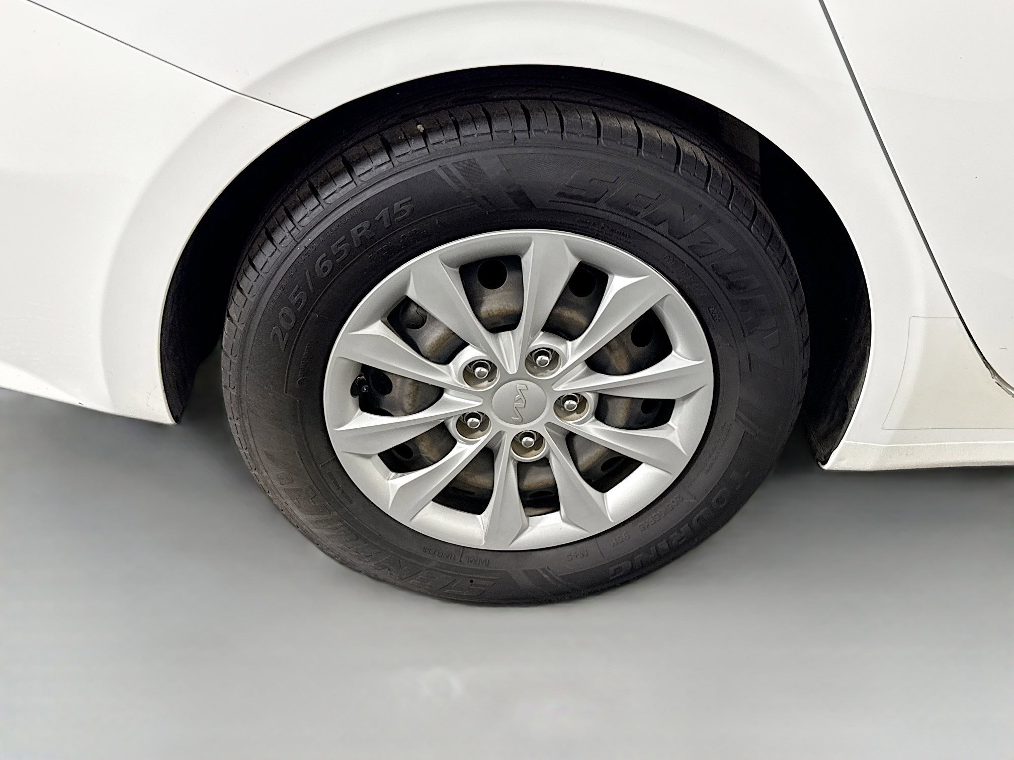 Used 2023 Kia Forte LX image 32