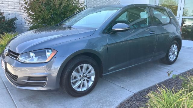 Used 2015 Volkswagen Golf S FWD image 6