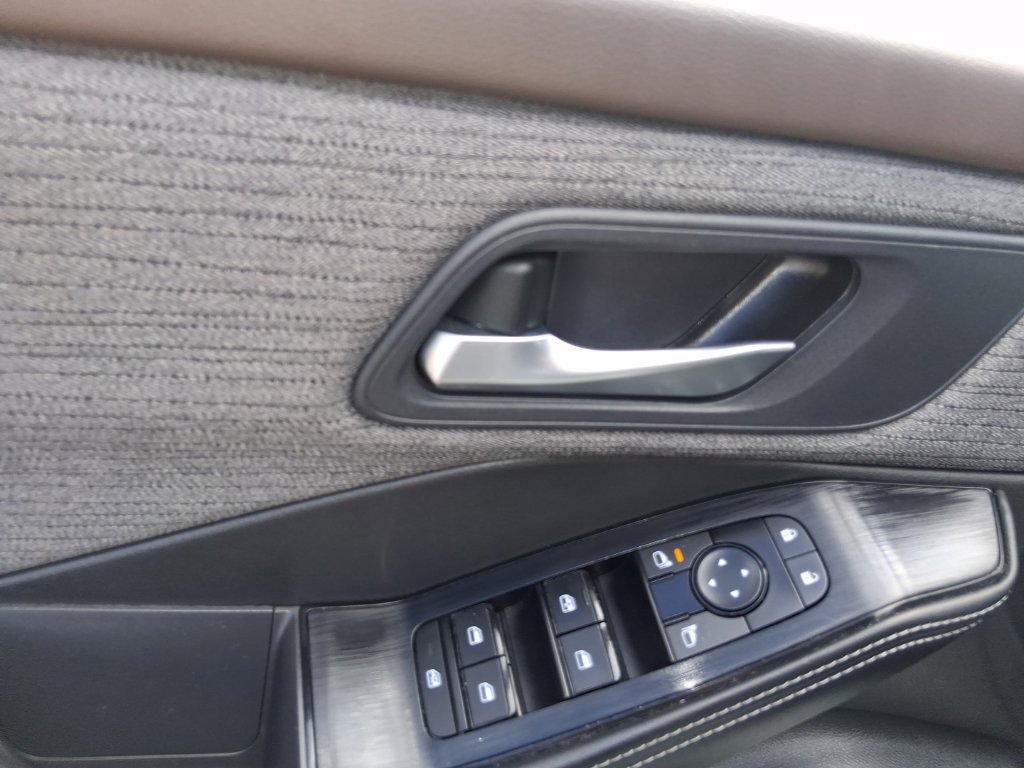 Used 2023 Nissan Rogue SV AWD/4WD image 9