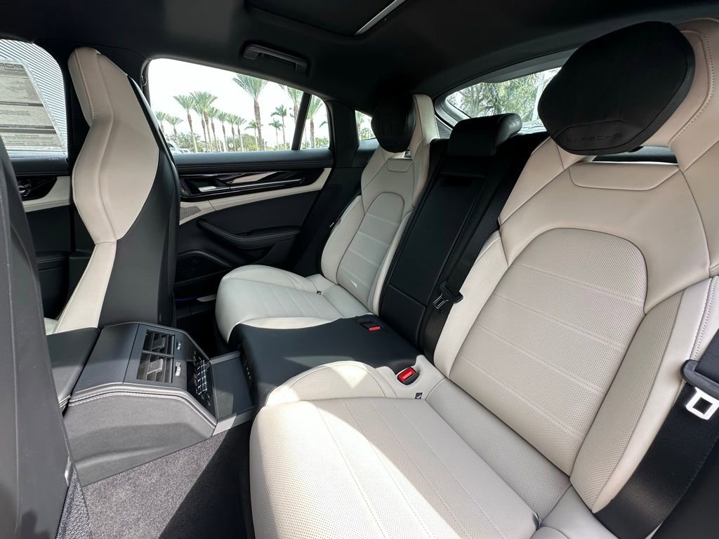 Used 2026 Porsche Panamera 4 image 35