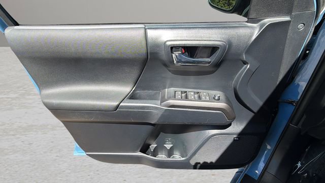 Used 2019 Toyota Tacoma TRD Sport image 18