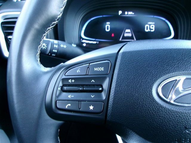 Used 2024 Hyundai Venue SEL image 9