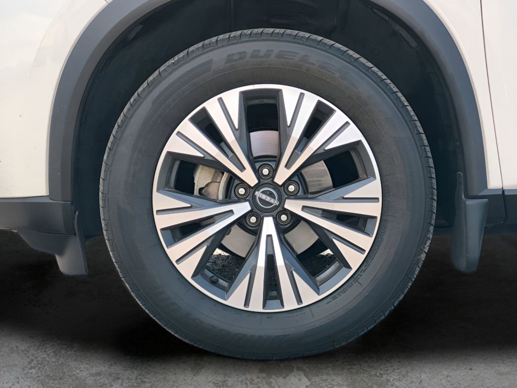 Used 2023 Nissan Rogue SV image 10