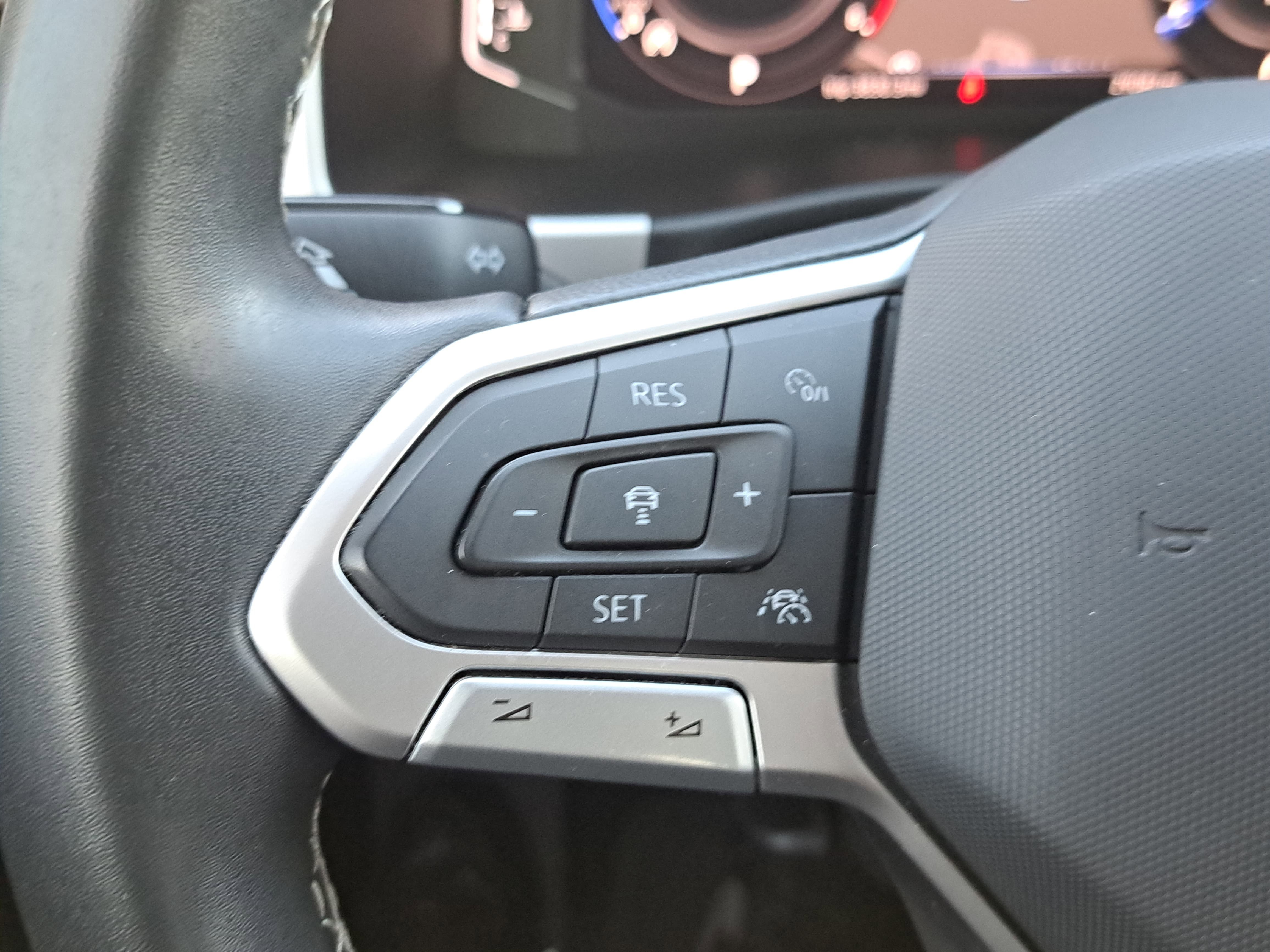 Certified 2023 Volkswagen Atlas SEL AWD/4WD image 18