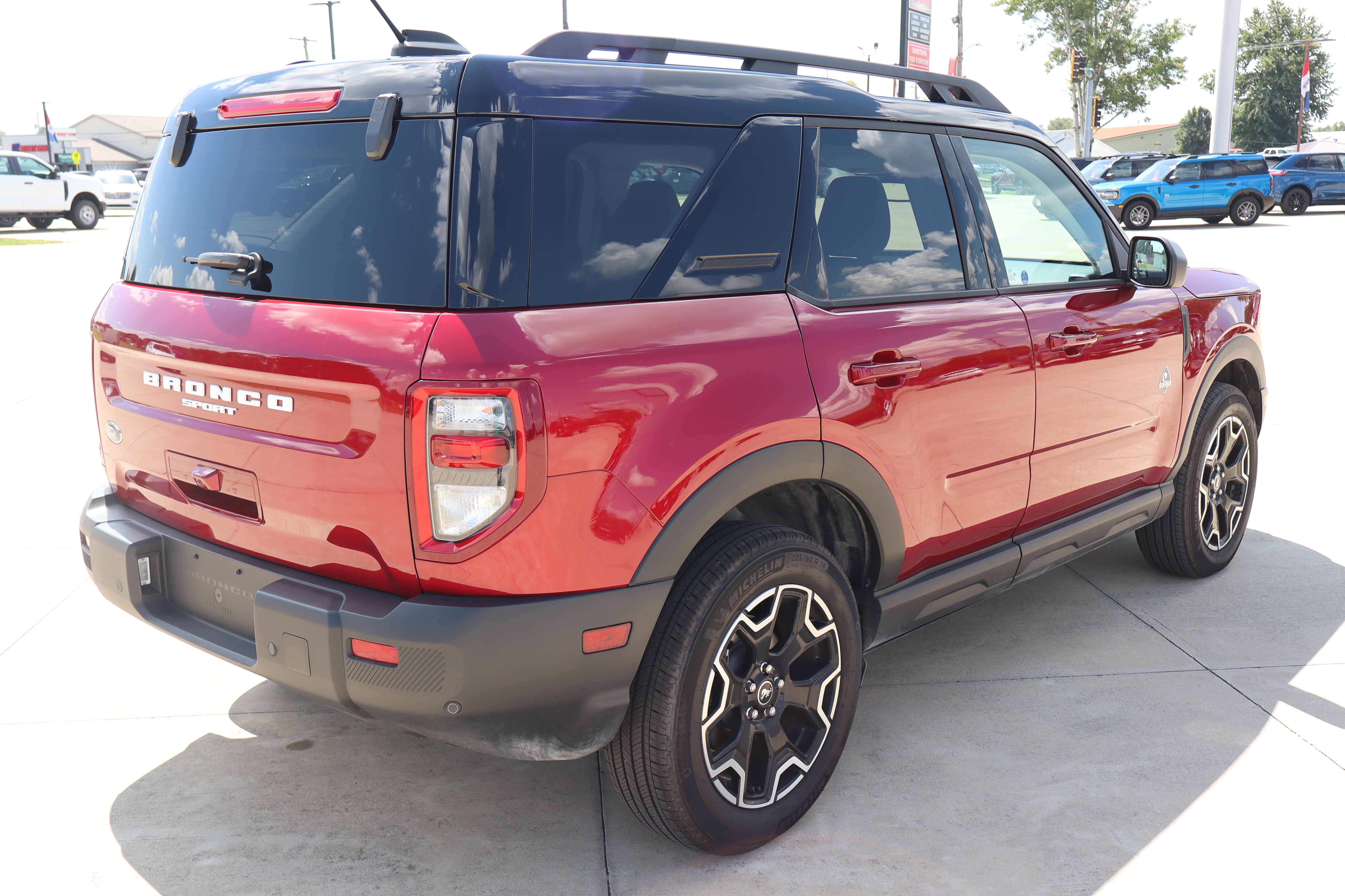 Used 2025 Ford Bronco Sport Outer Banks AWD/4WD image 5