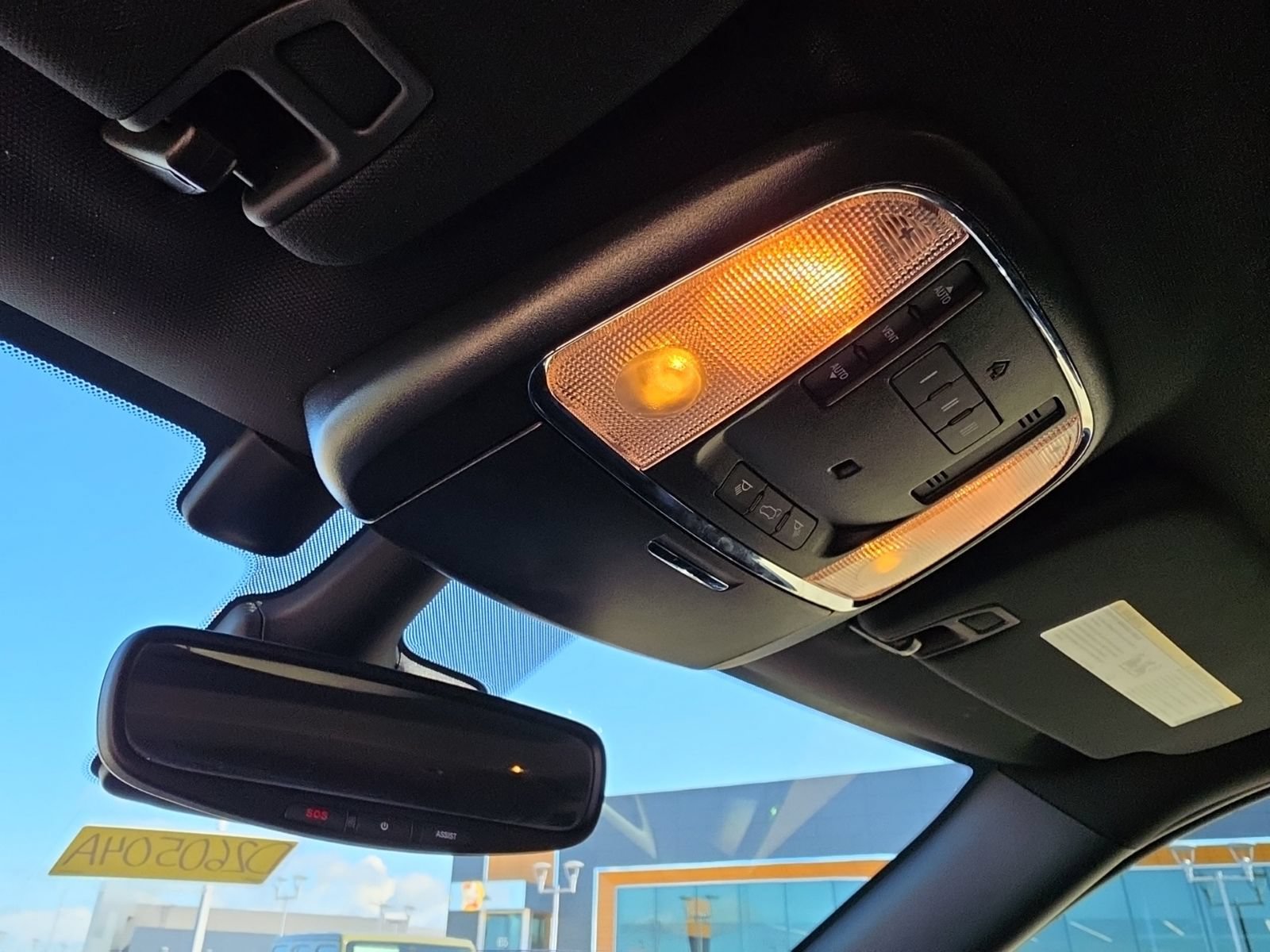 Used 2020 Jeep Grand Cherokee Altitude RWD image 25
