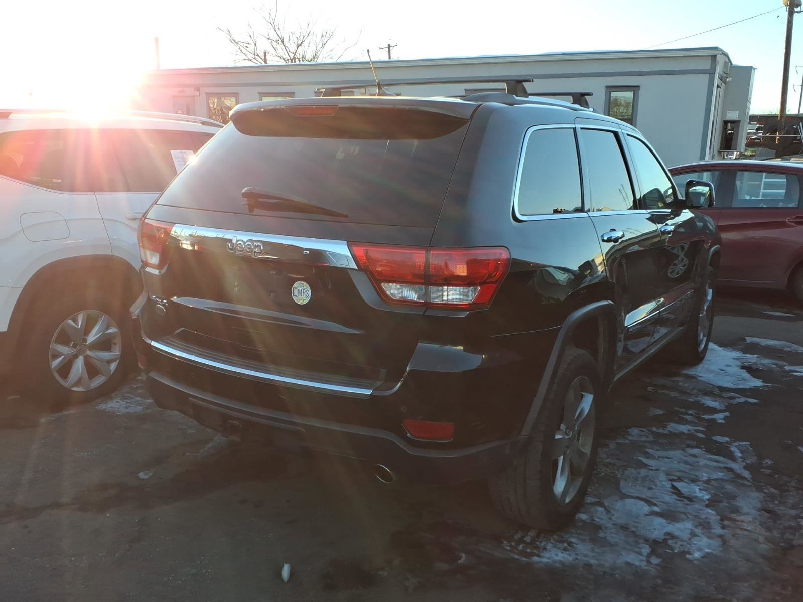 Used 2013 Jeep Grand Cherokee Overland AWD/4WD image 6