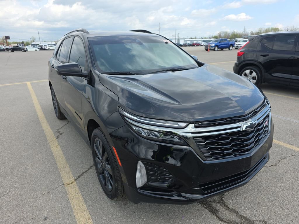 Used 2023 Chevrolet Equinox RS image 1
