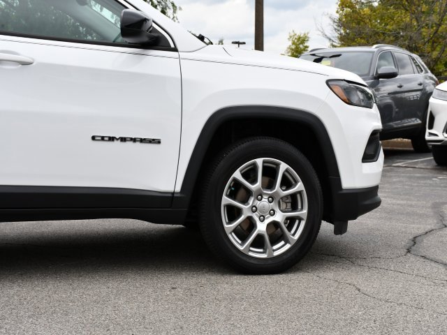 Used 2022 Jeep Compass Latitude image 9