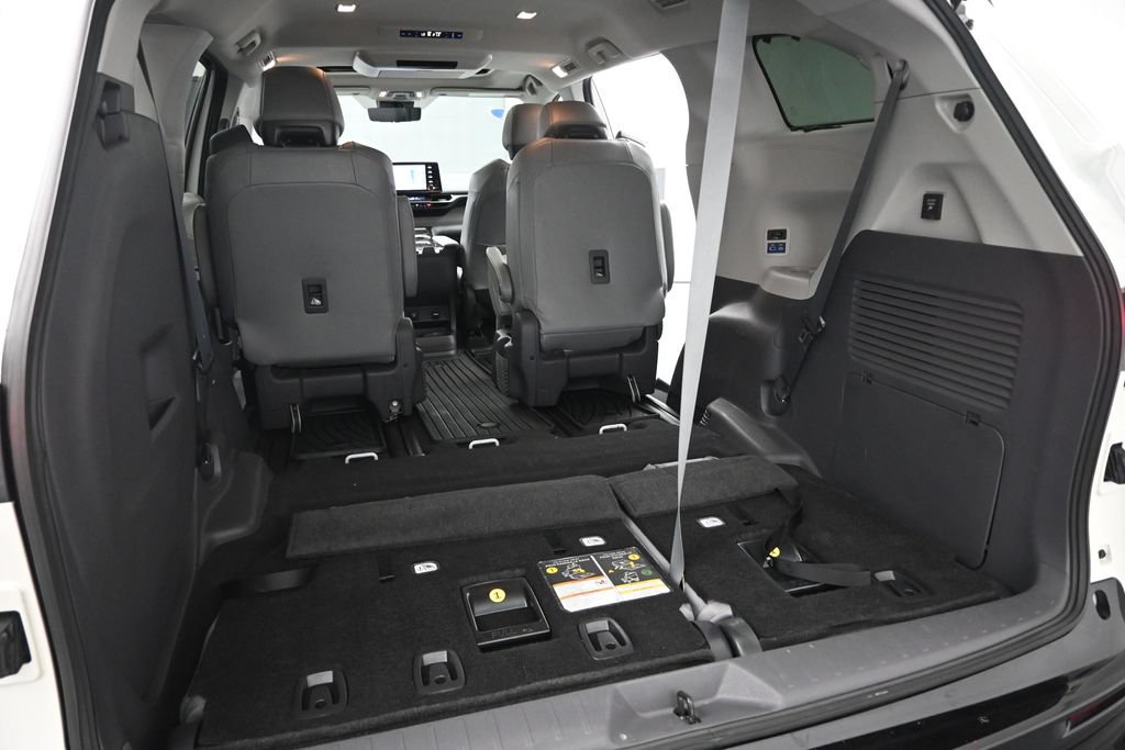 Used 2021 Toyota Sienna Limited FWD image 25