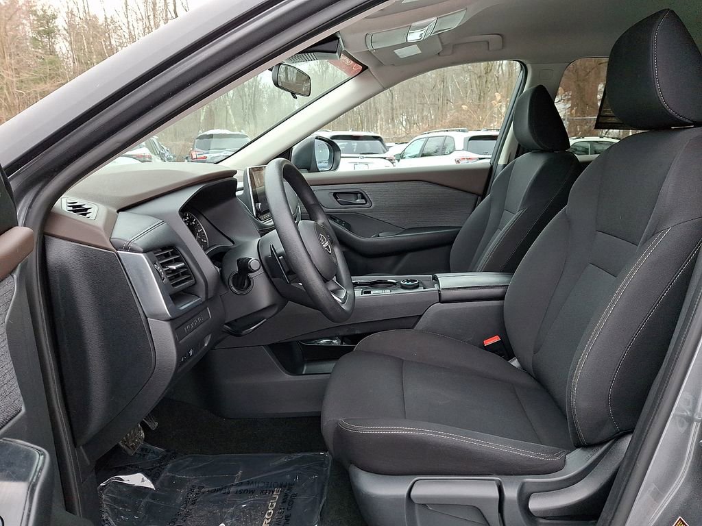 Used 2023 Nissan Rogue S image 13