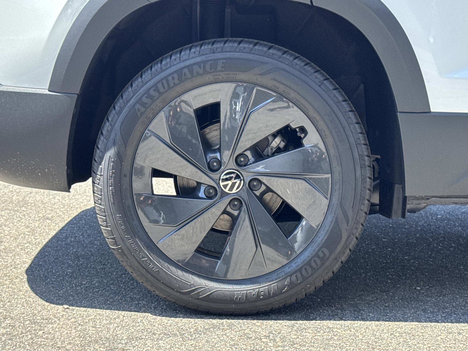 New 2026 Volkswagen Taos S image 30