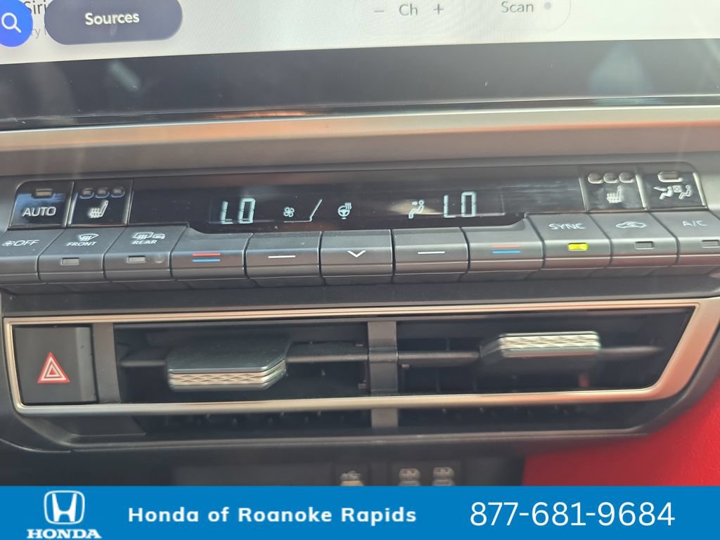 Used 2025 Toyota Camry XSE FWD image 26