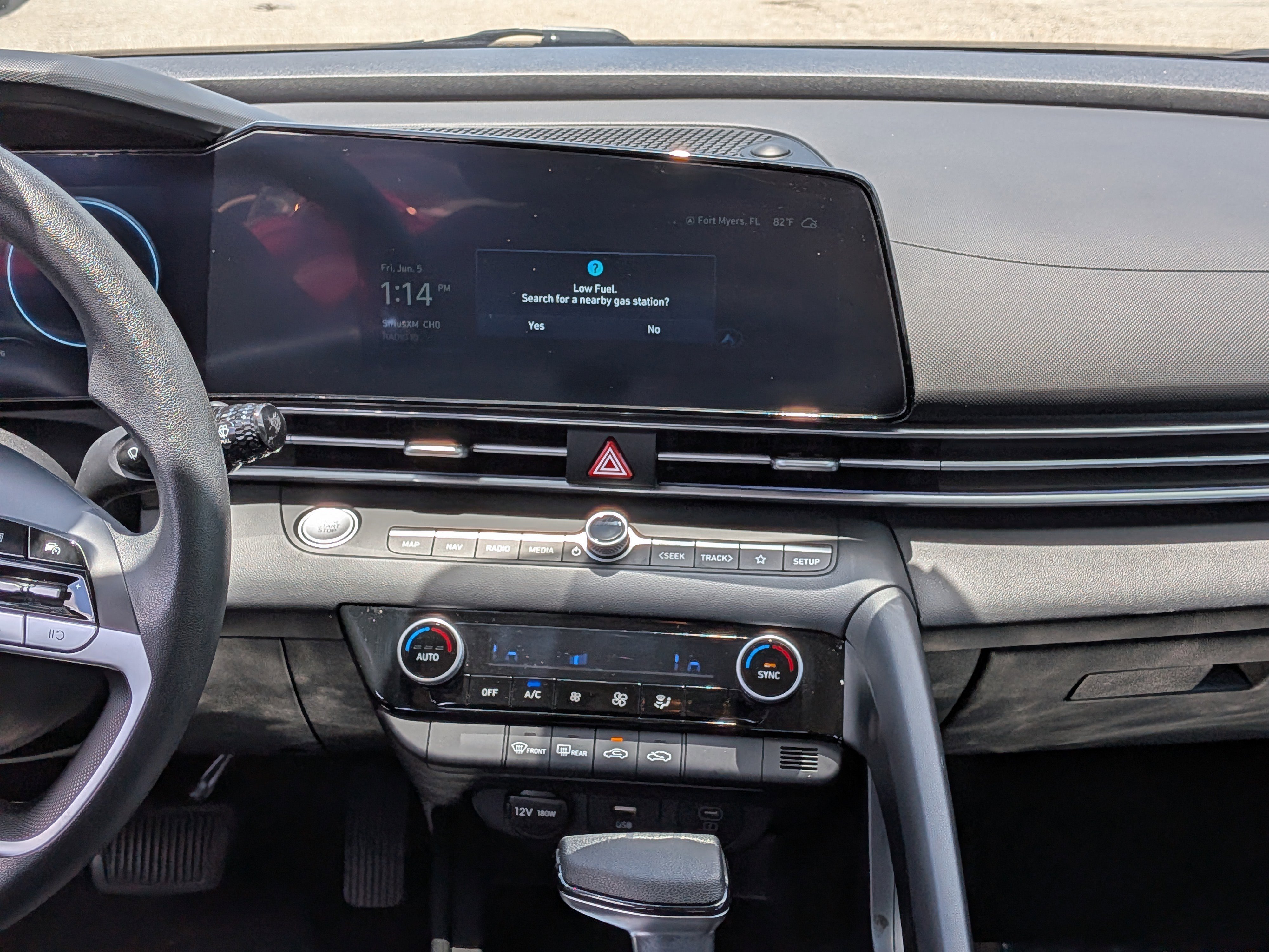 Used 2024 Hyundai Elantra SEL FWD image 18