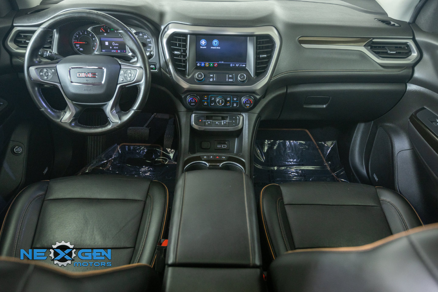 Used 2021 GMC Acadia AT4 w/ Trailering Package AWD/4WD image 3