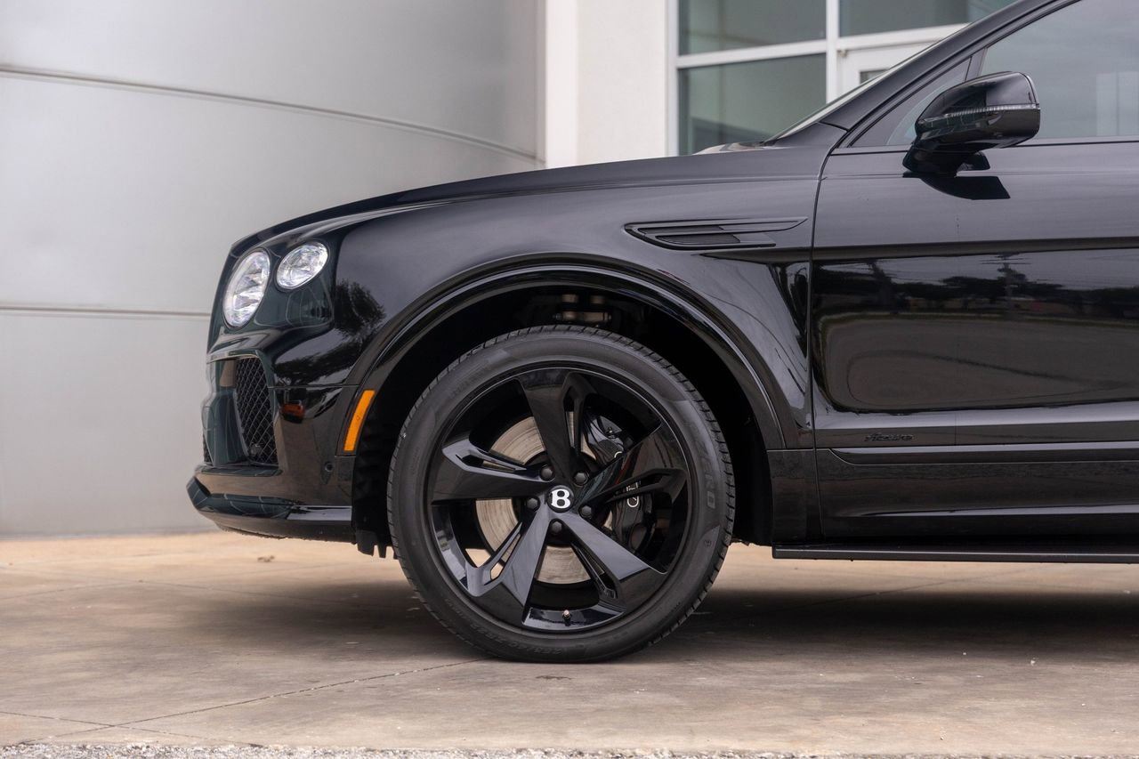 Used 2024 Bentley Bentayga AWD/4WD image 19