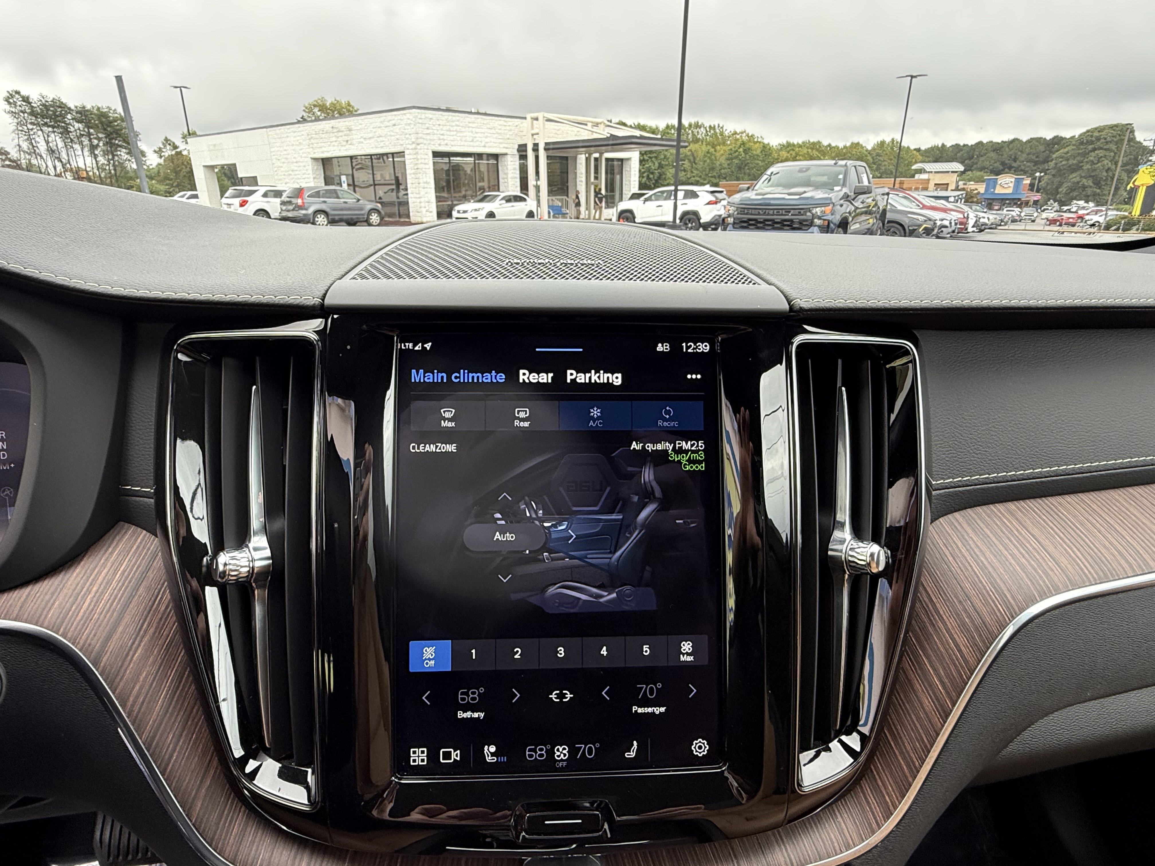 Used 2022 Volvo XC60 B5 Inscription w/ Advanced Package image 27