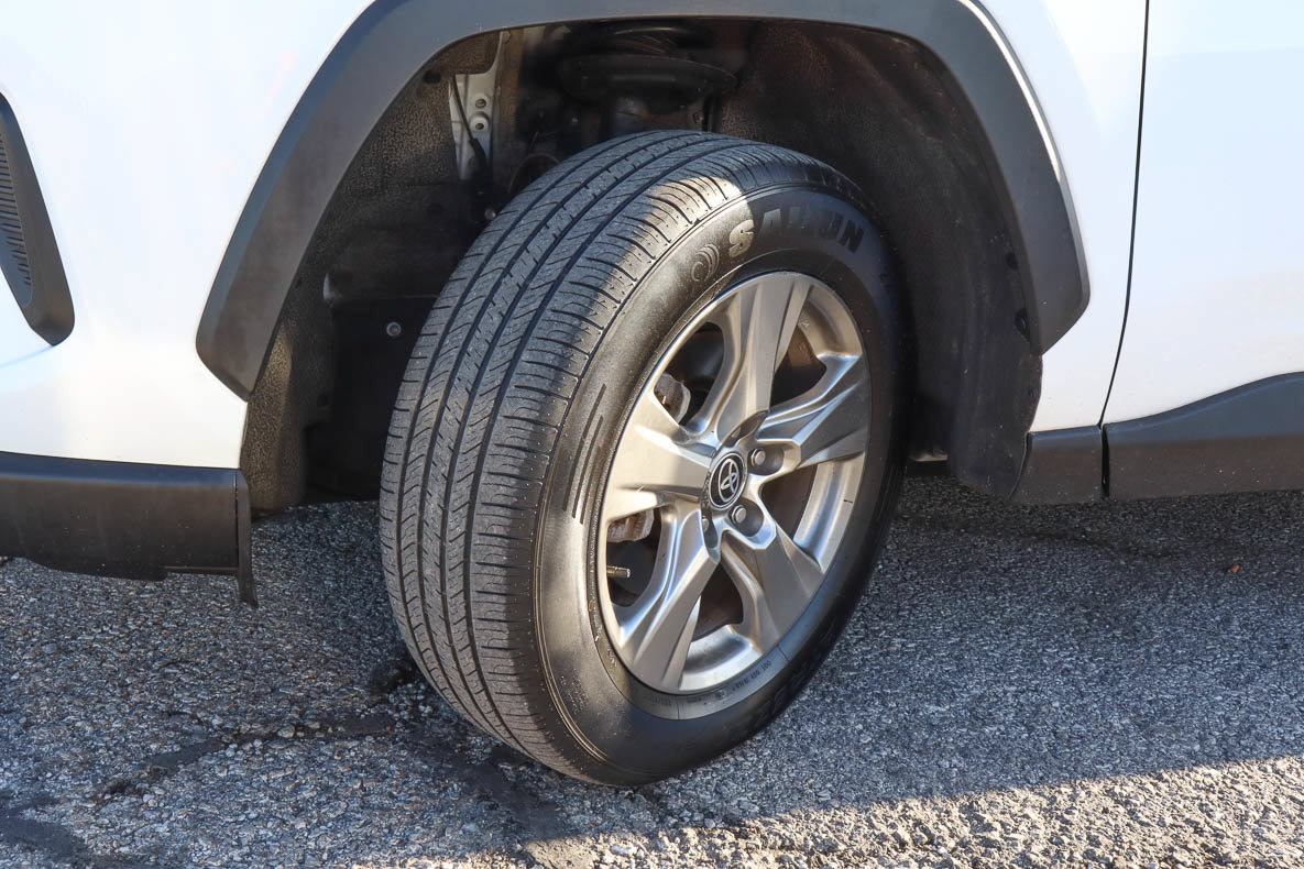 Used 2024 Toyota RAV4 XLE FWD image 17