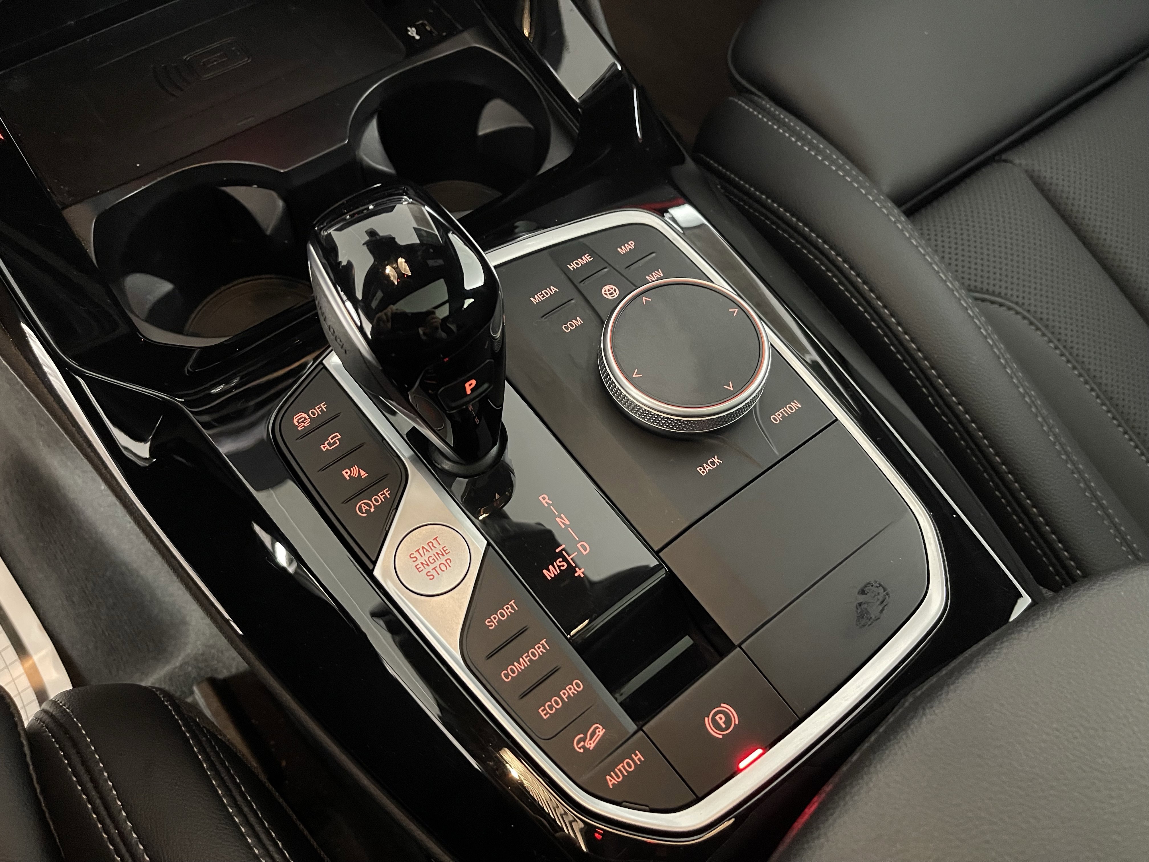 Certified 2025 BMW X4 xDrive30i image 14