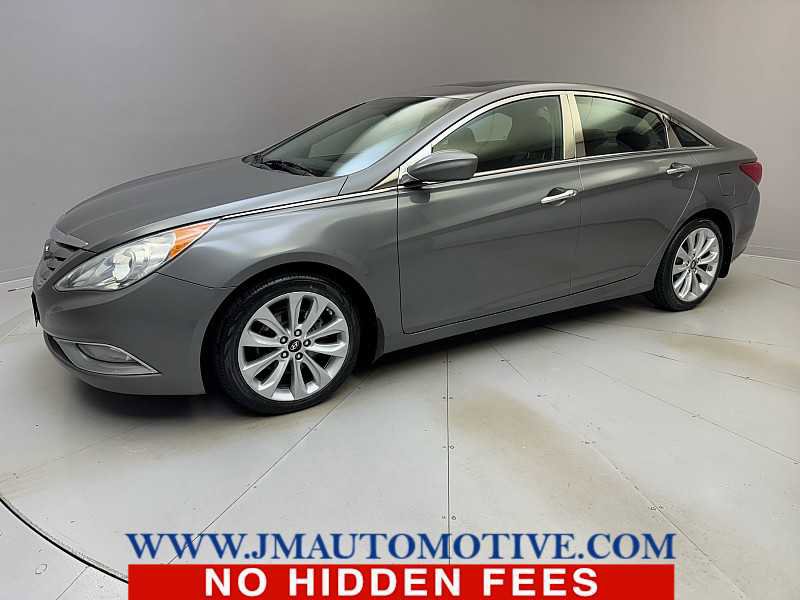 Used 2013 Hyundai Sonata SE w/ Navigation & Sunroof Pkg