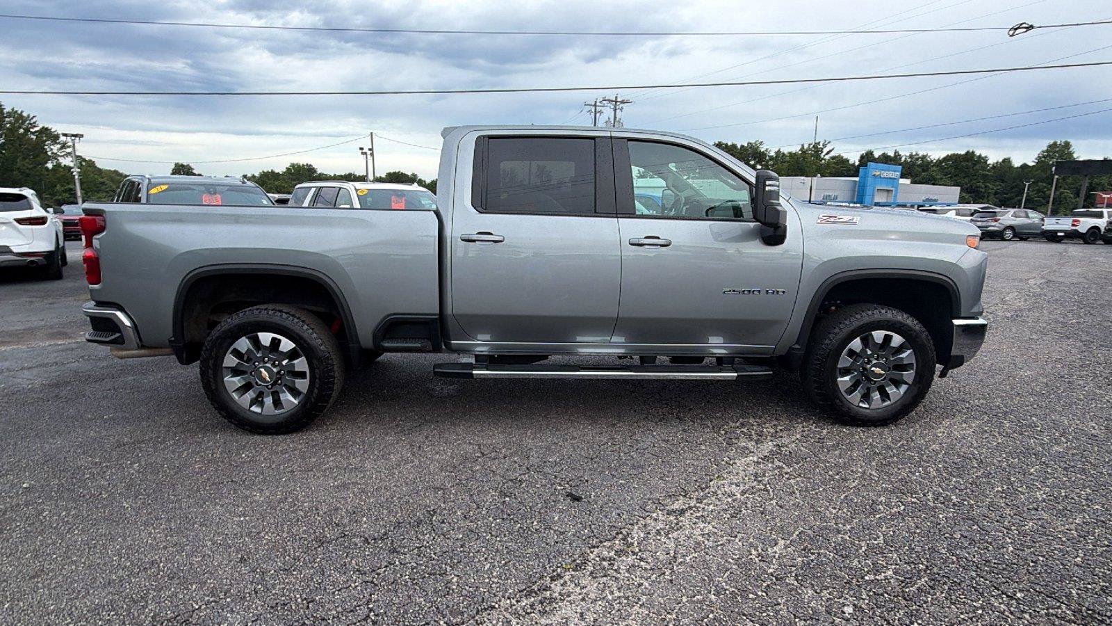 Used 2024 Chevrolet Silverado 2500 LT w/ All Star Edition AWD/4WD image 7