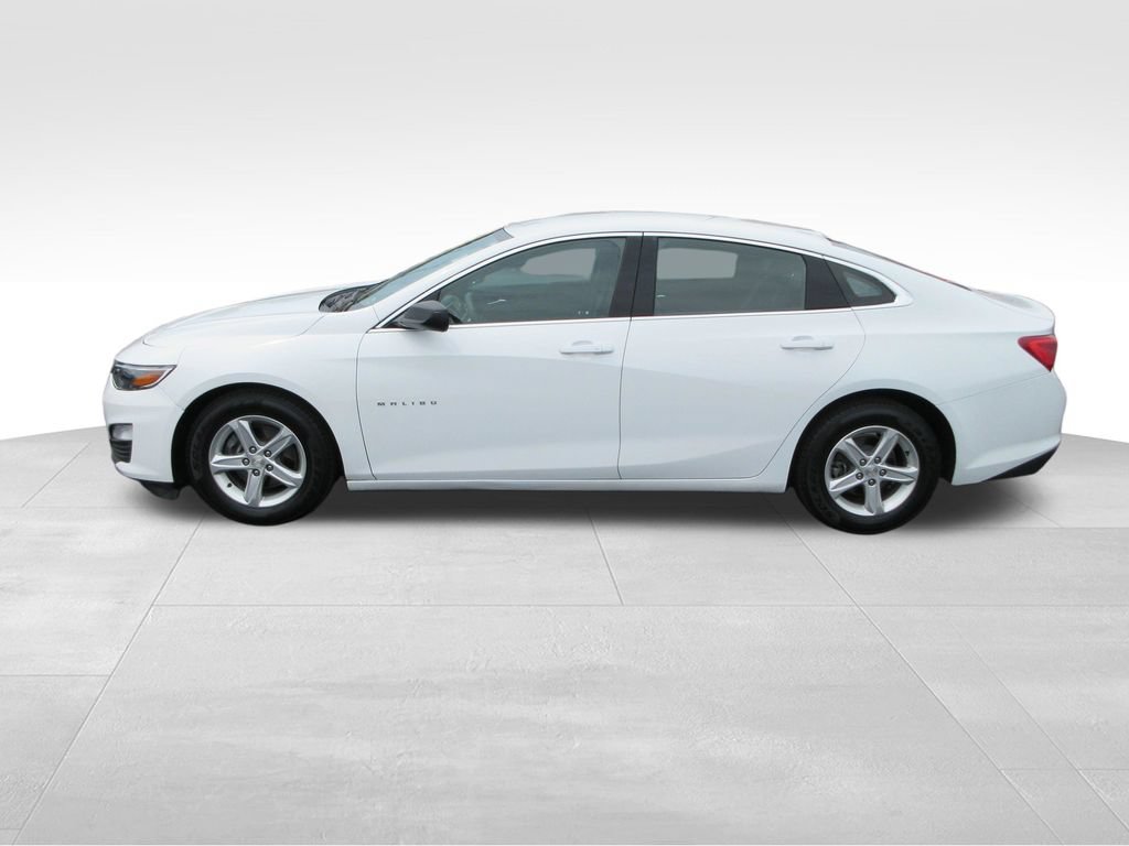 Used 2023 Chevrolet Malibu LS FWD image 2