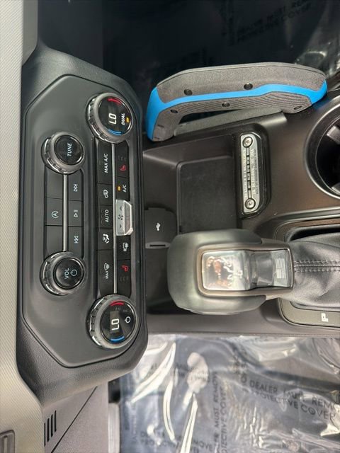Used 2023 Ford Bronco Black Diamond image 17