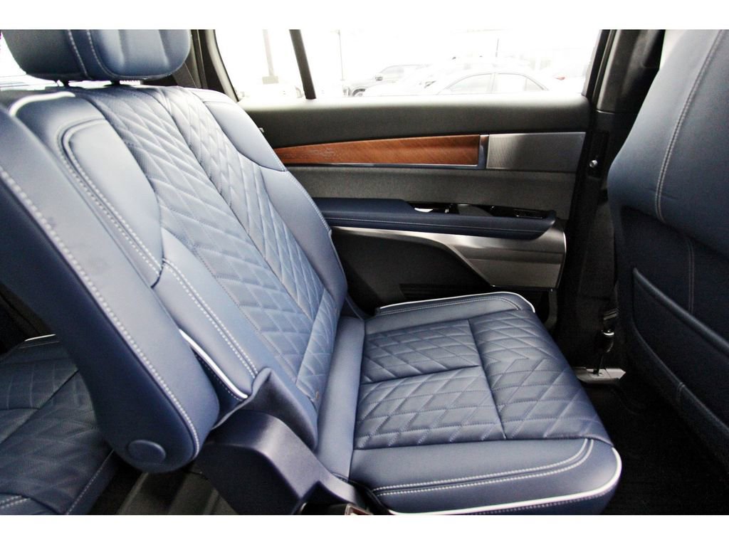 New 2026 Cadillac Vistiq Premium Luxury image 11