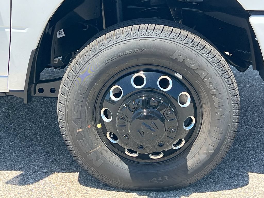 New 2026 RAM 3500 Big Horn AWD/4WD image 12