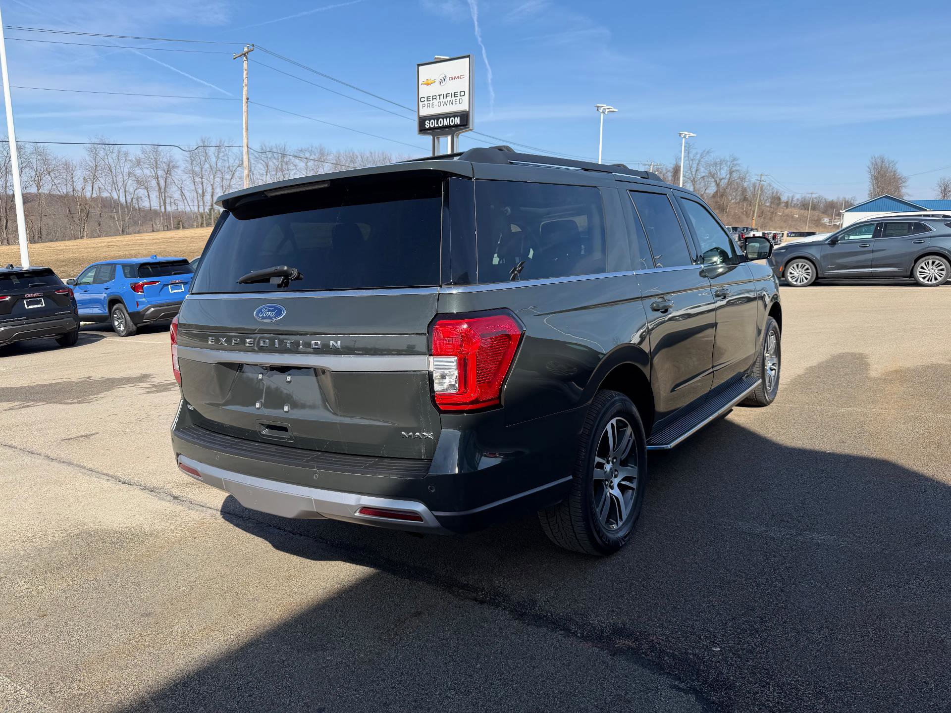 Used 2023 Ford Expedition Max XLT image 5