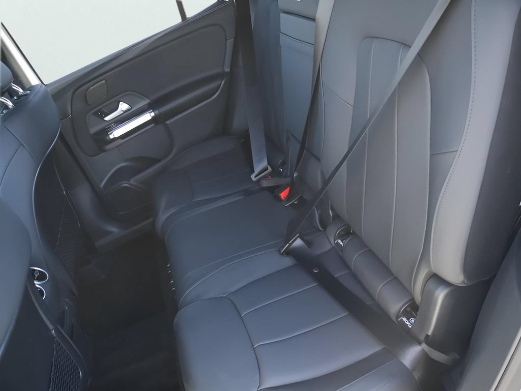 New 2026 Mercedes-Benz GLB 250 4MATIC image 23