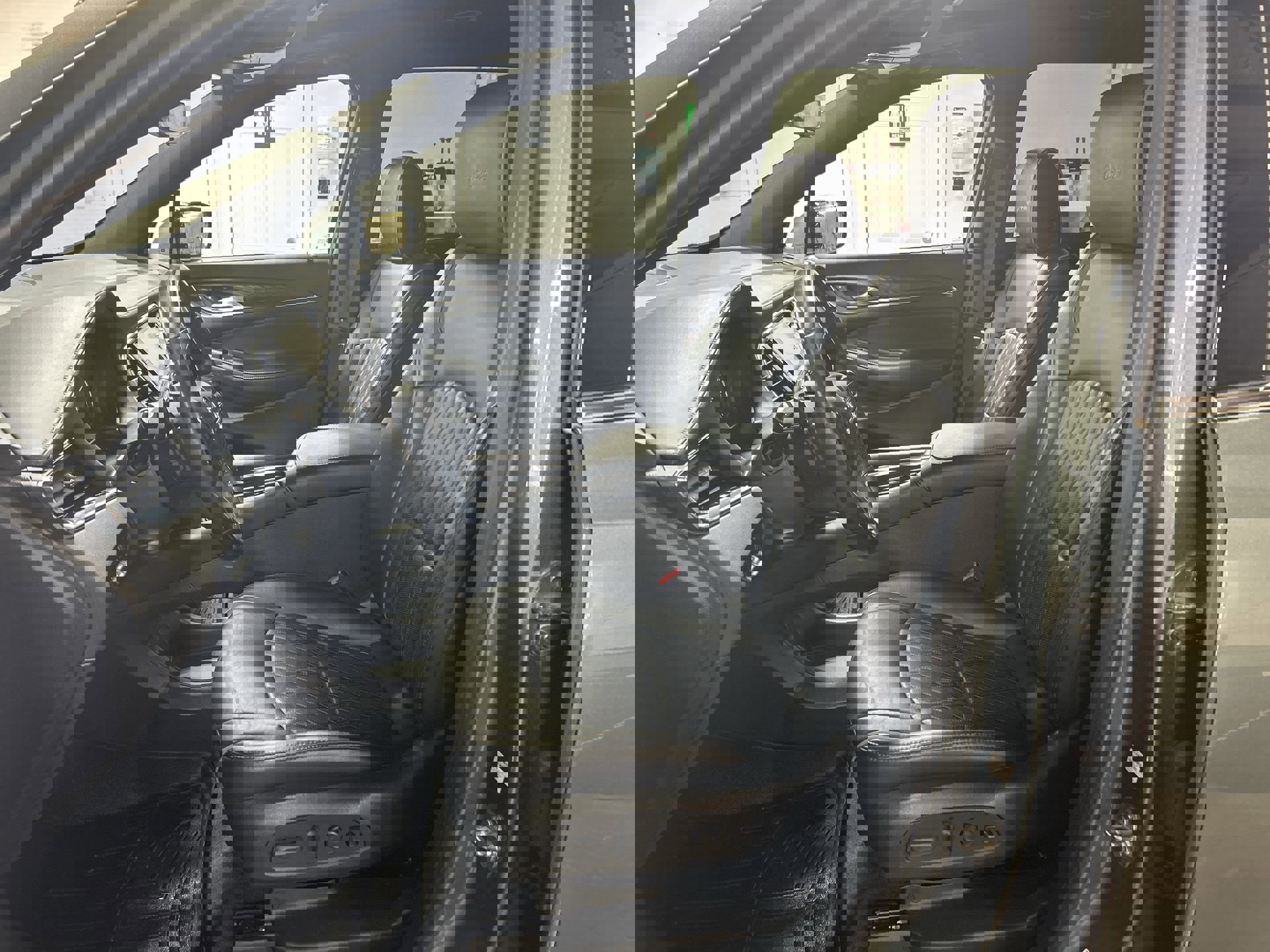 Certified 2024 Buick Enclave Avenir w/ Avenir Technology Package image 21