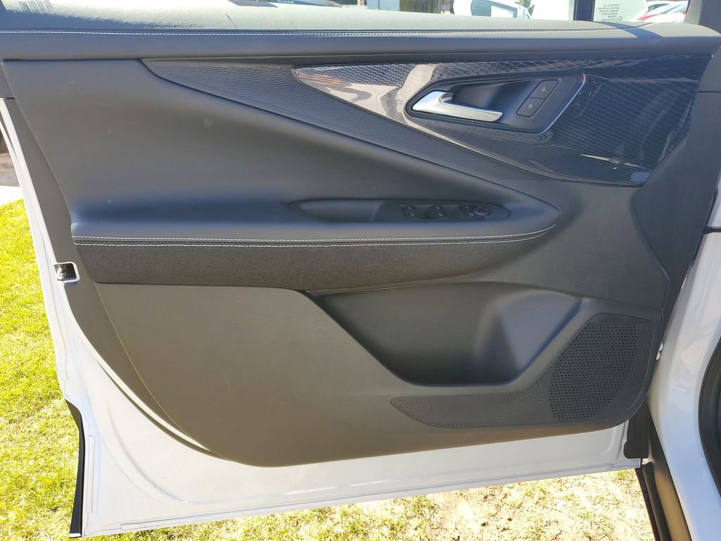 Used 2026 Chevrolet Blazer EV LT w/ Midnight/Sport Edition image 18