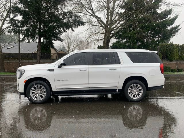 Used 2021 GMC Yukon XL Denali image 2