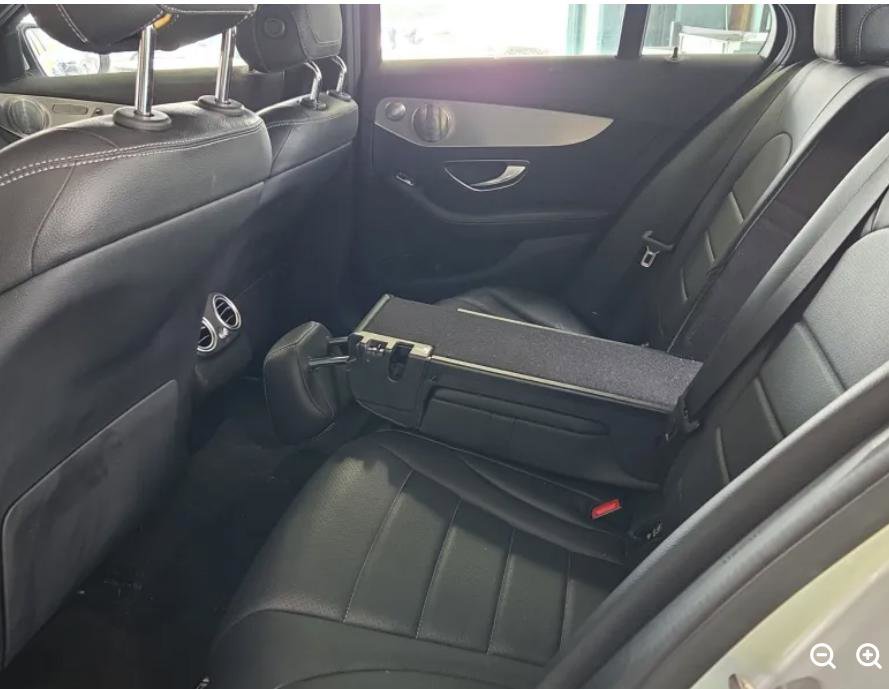 Used 2018 Mercedes-Benz C 300 Sedan image 6