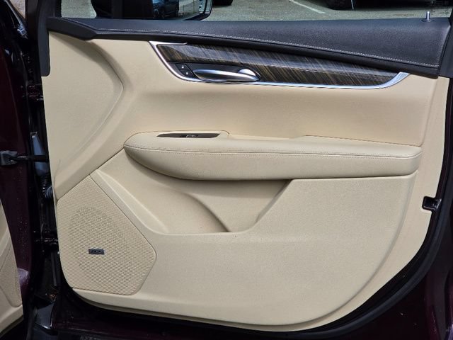 Used 2018 Cadillac XT5 AWD image 10