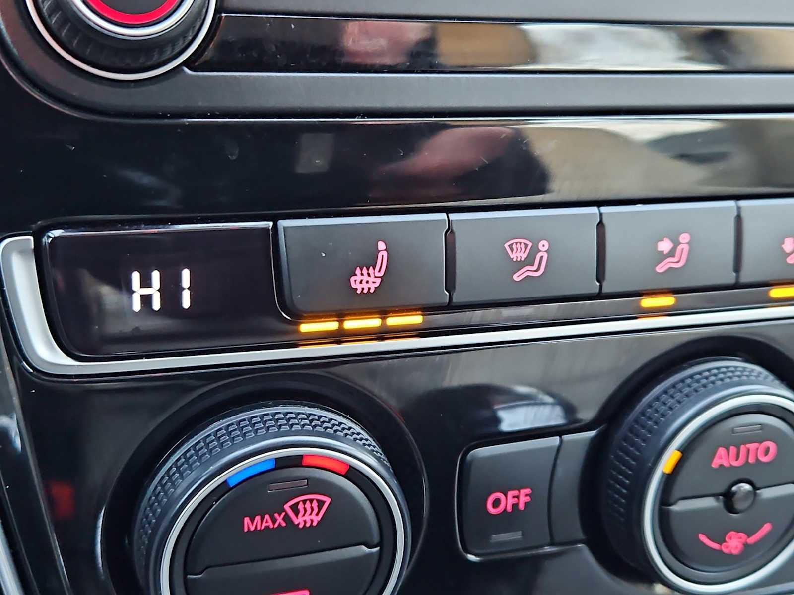 Used 2018 Volkswagen Passat 2.0T SE image 19