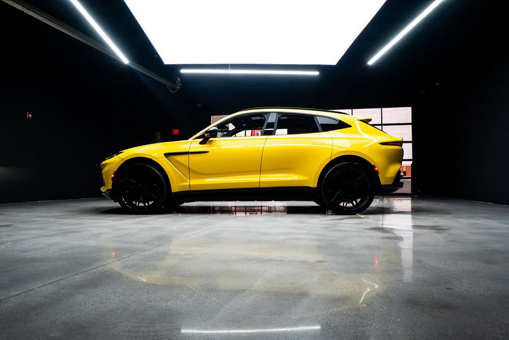 Used 2022 Aston Martin DBX AWD/4WD image 26