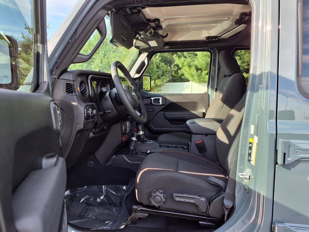 Used 2025 Jeep Gladiator Mojave w/ Steel Bumper Group image 20